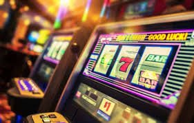 Aksi dealer live casino di 4mtoto dengan streaming berkualitas tinggi dan interaktif